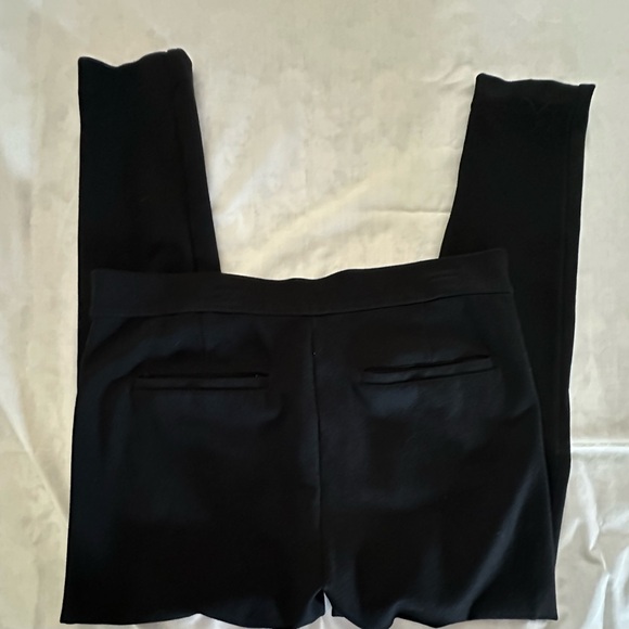 Loft Ponte, Skinny, Ankle Length Pants
Good Condition - Picture 5 of 6